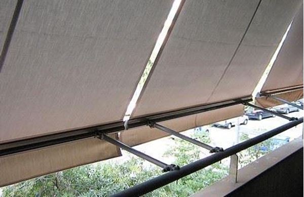 Imagen de Toldo Vertical Brazo Balcon -Tela Lona Acrilica rayada